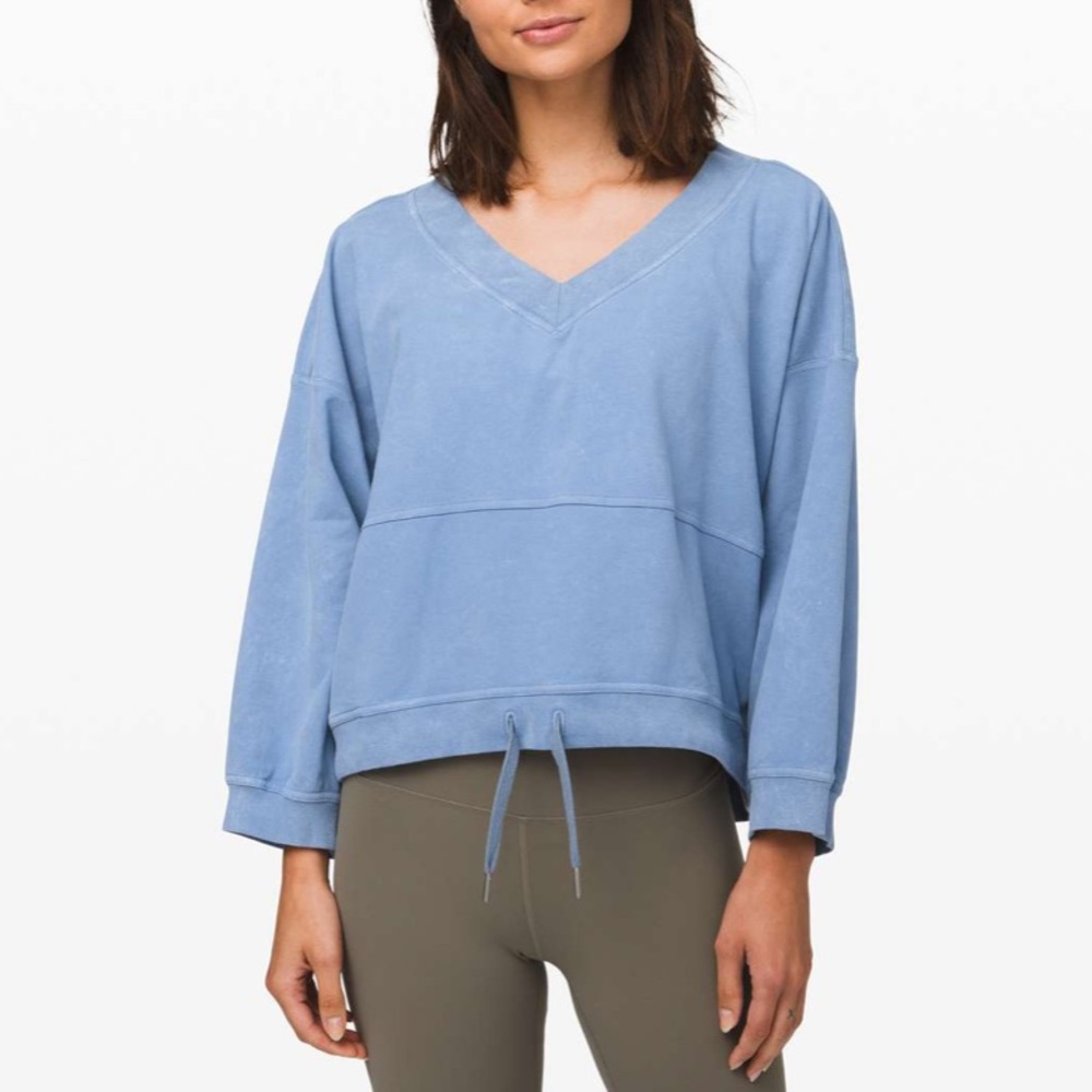 Lululemon Dare the Day pullover